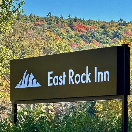 East Rock Inn Грейт-Баррингтон Экстерьер фото